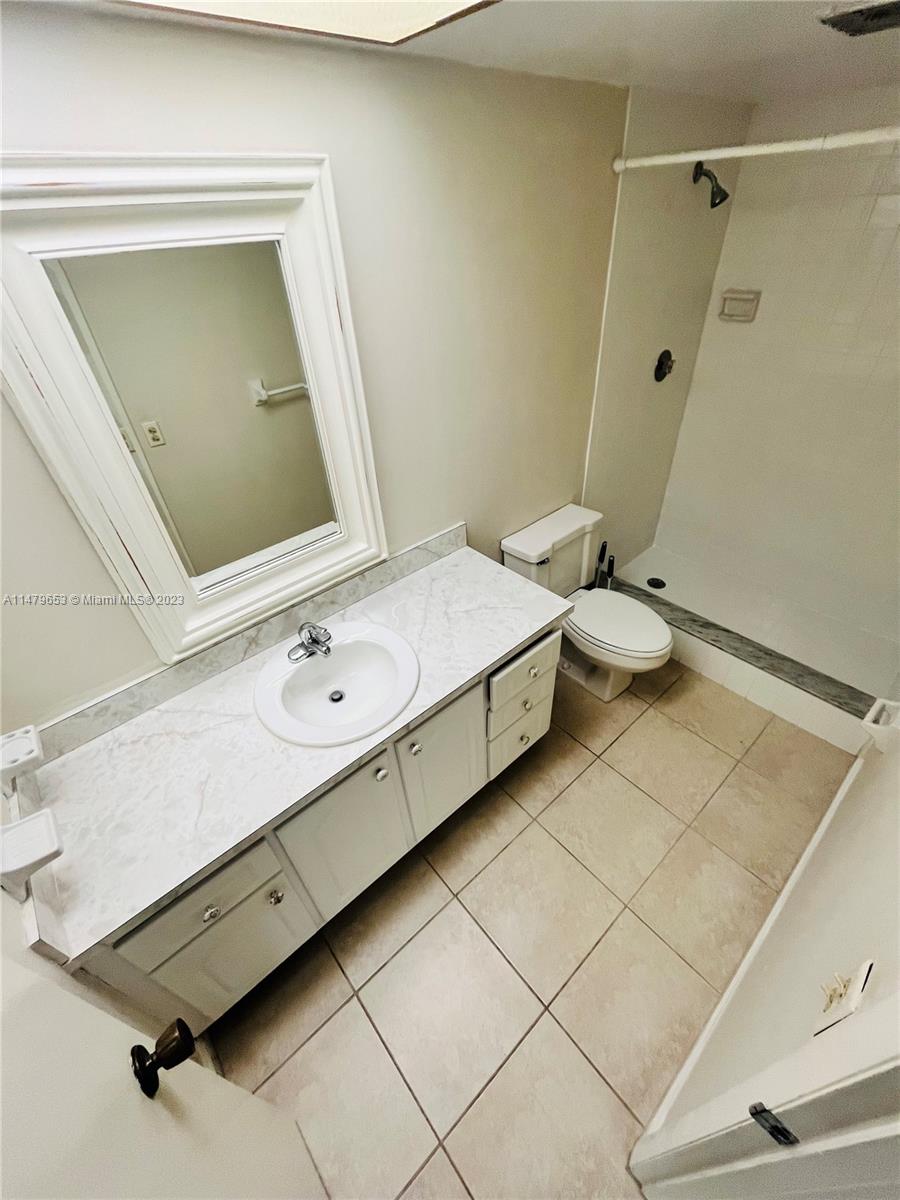 FRENCH QUARTER CONDOMINIU - Residential Lease