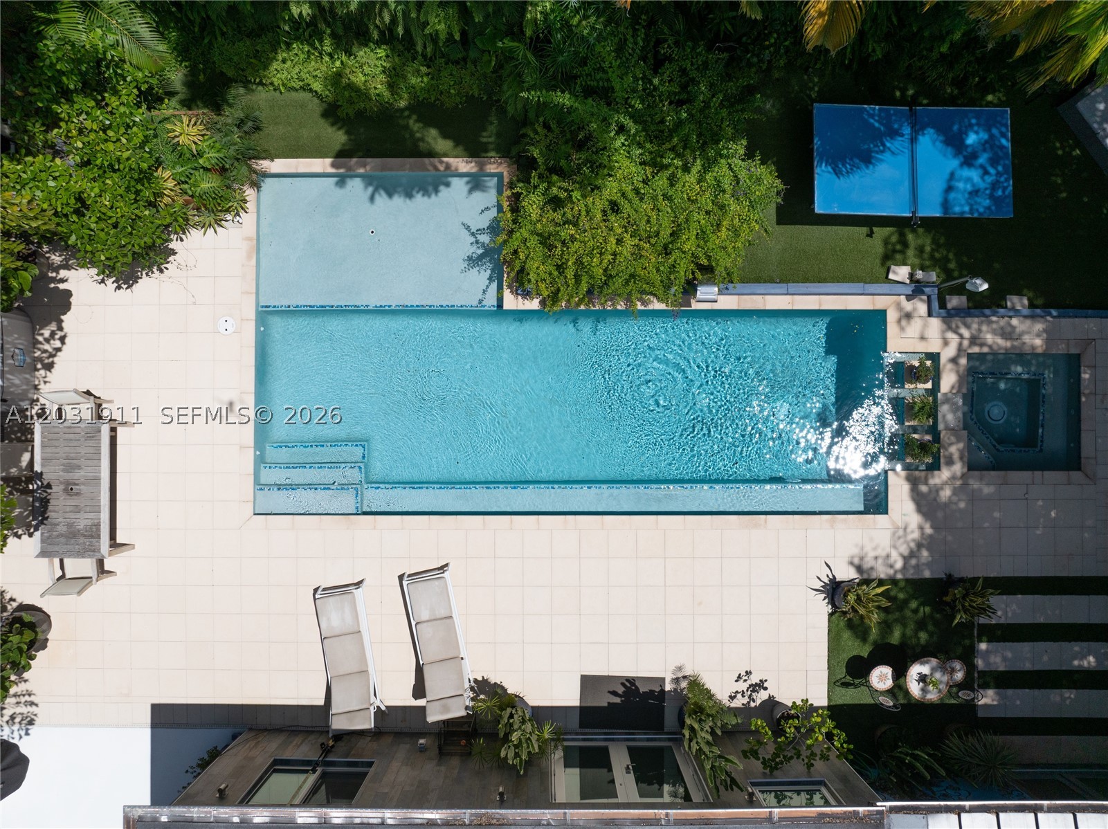 PARK PLAZA - Residential Lease