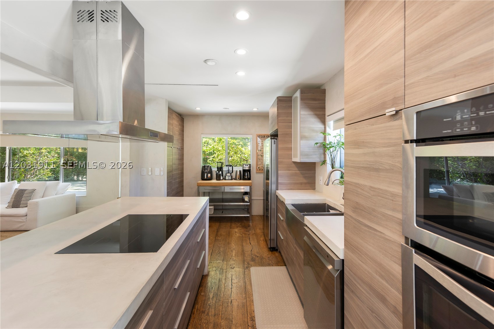 PARK PLAZA - Residential Lease