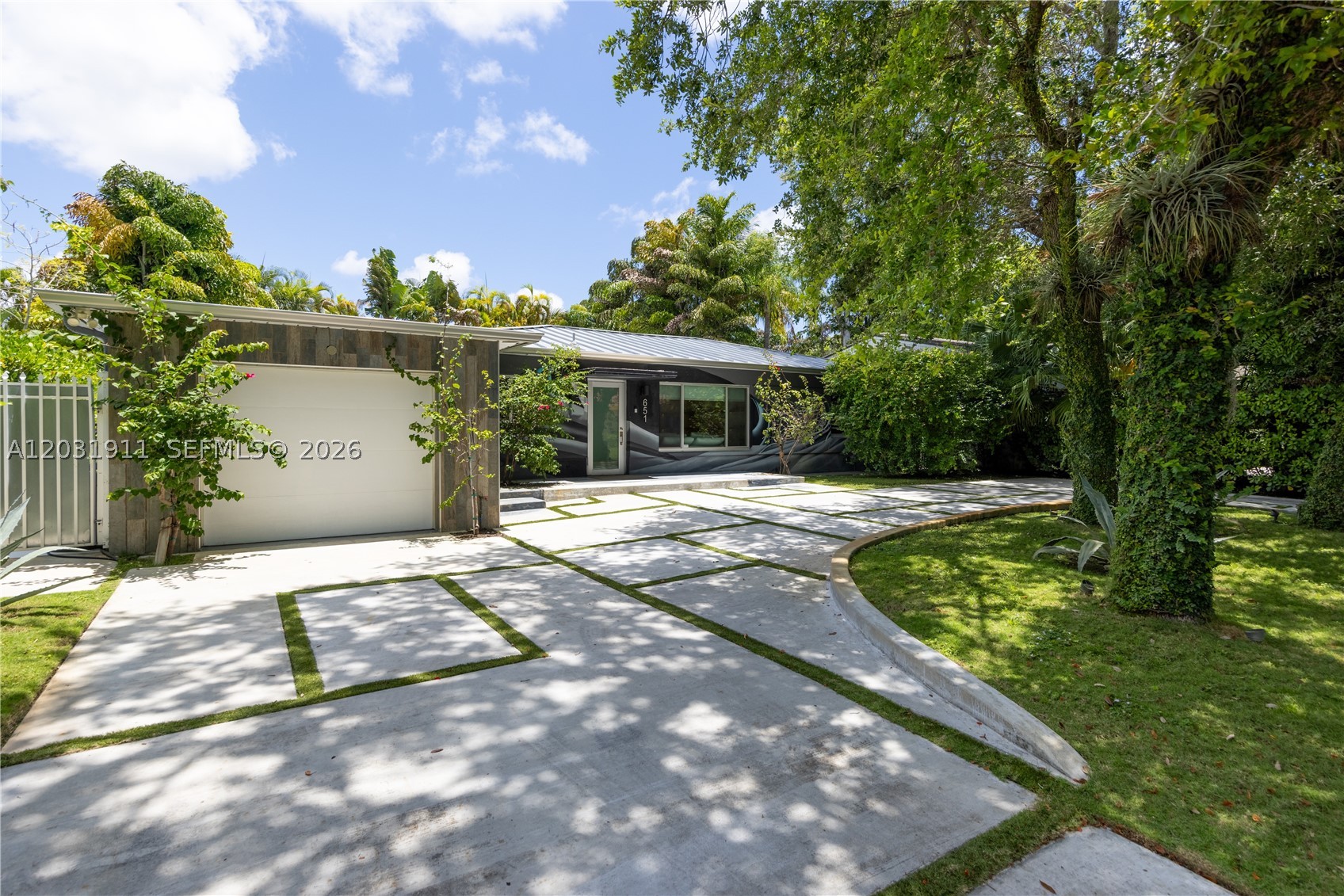 PARK PLAZA - Residential Lease