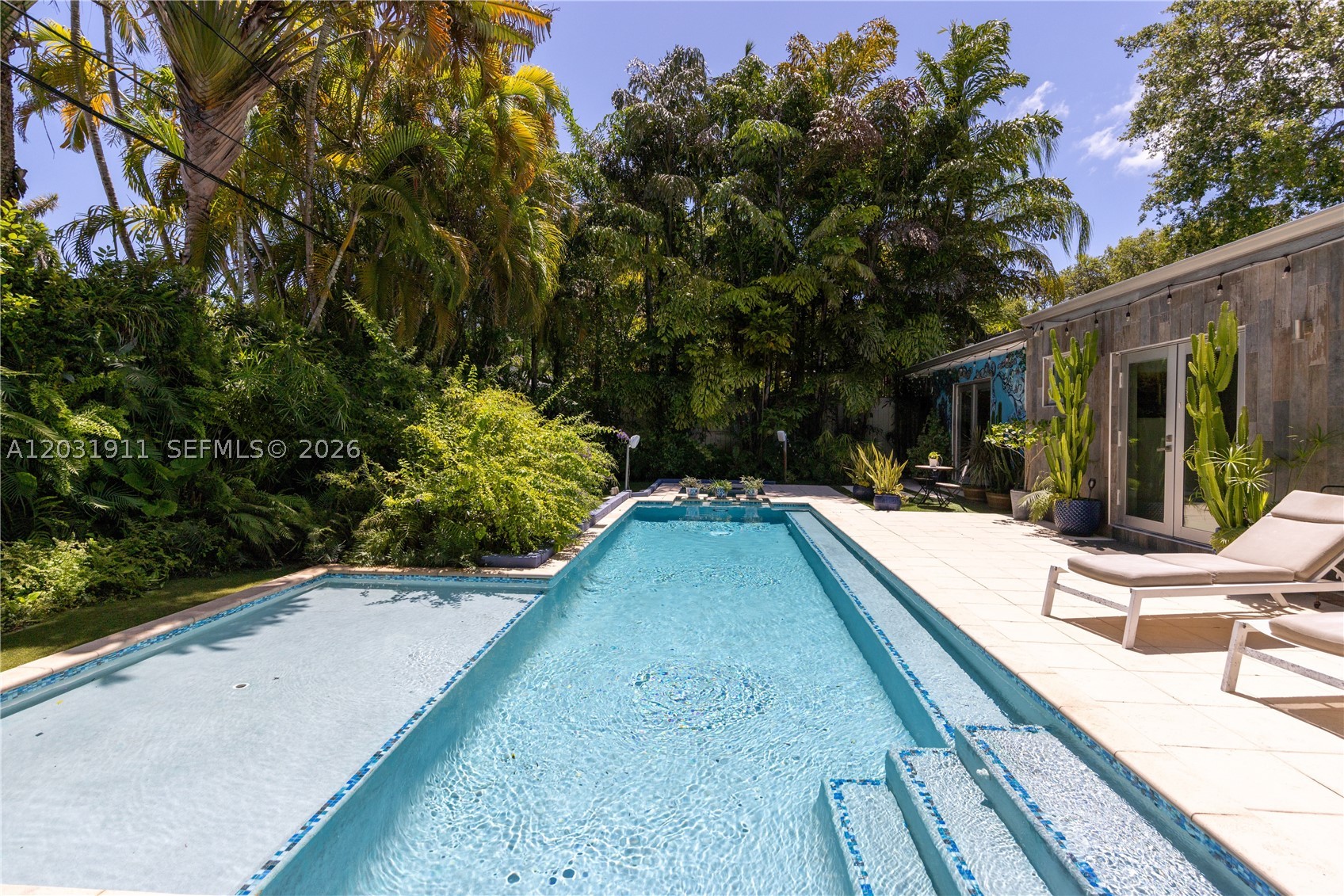 PARK PLAZA - Residential Lease