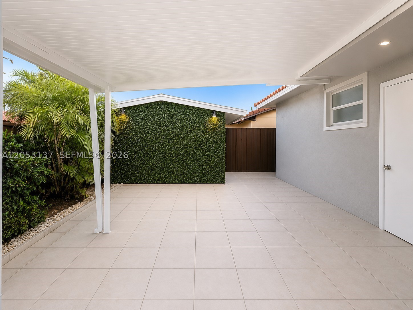 INTERNATIONAL GARDENS CON - Residential Lease