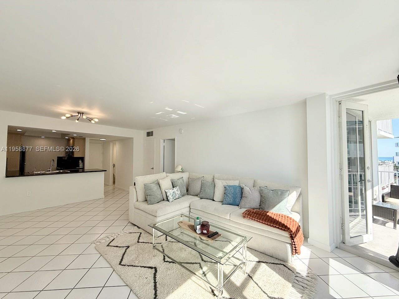 BAYVIEW TERR CONDO - Residential