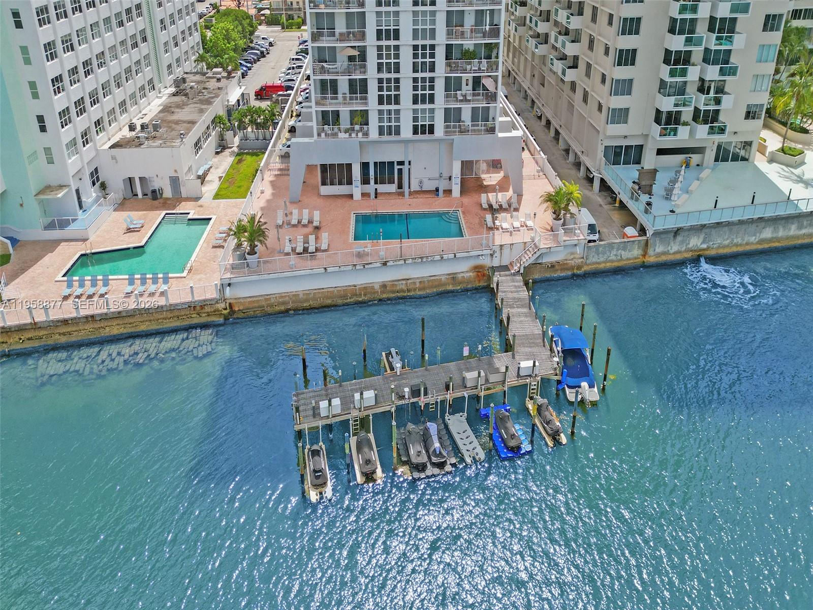 BAYVIEW TERR CONDO - Residential