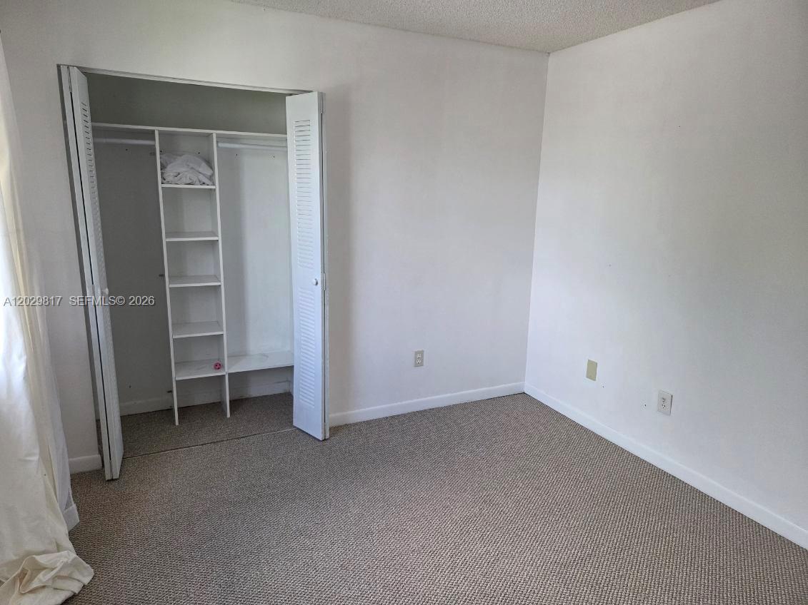 LAKESHORE CONDO 11 - Residential Lease