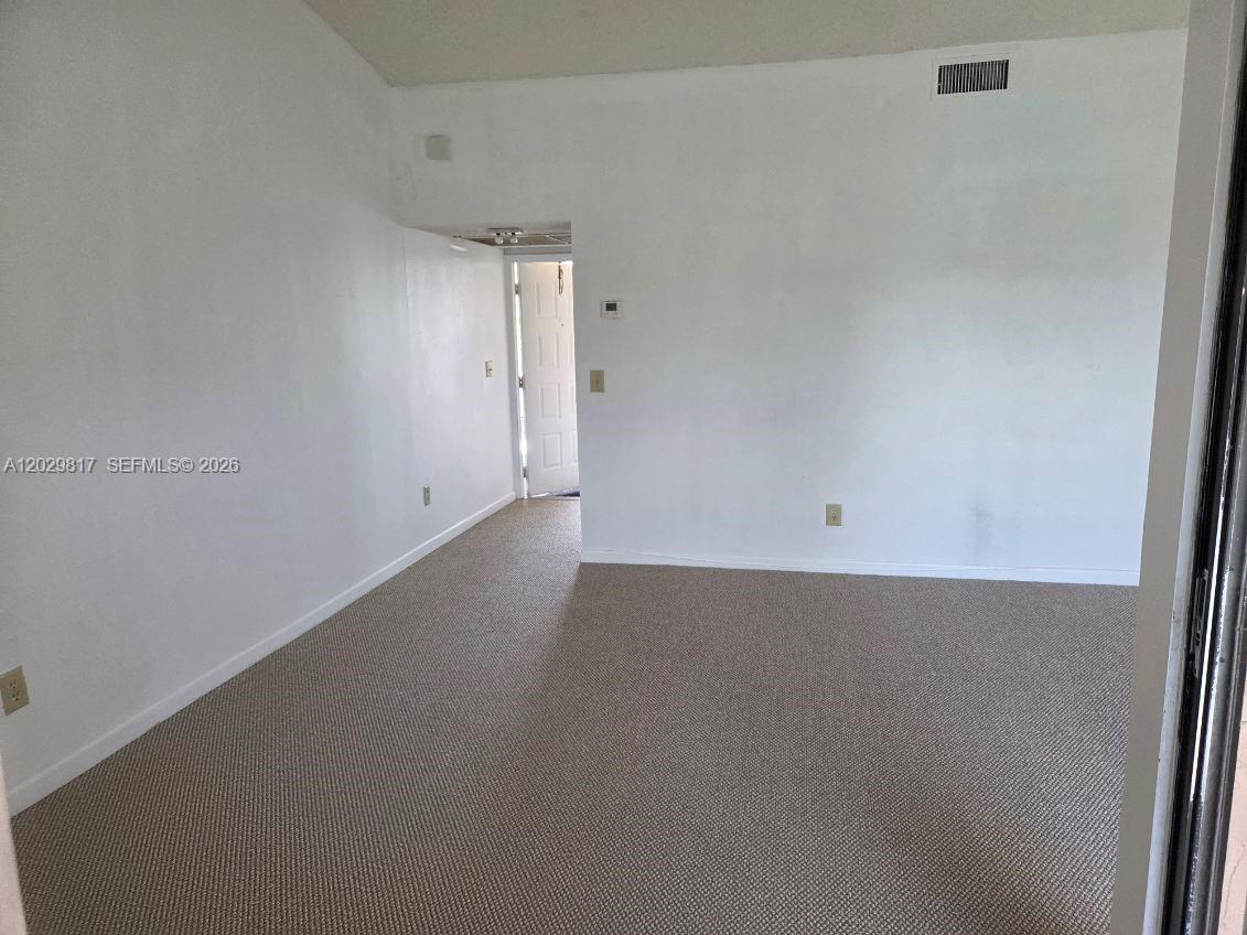 LAKESHORE CONDO 11 - Residential Lease
