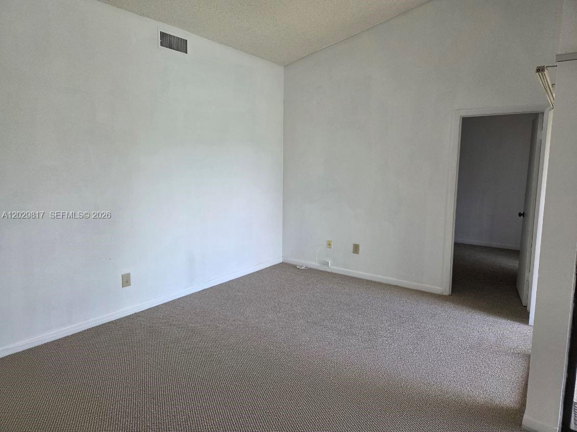 LAKESHORE CONDO 11 - Residential Lease