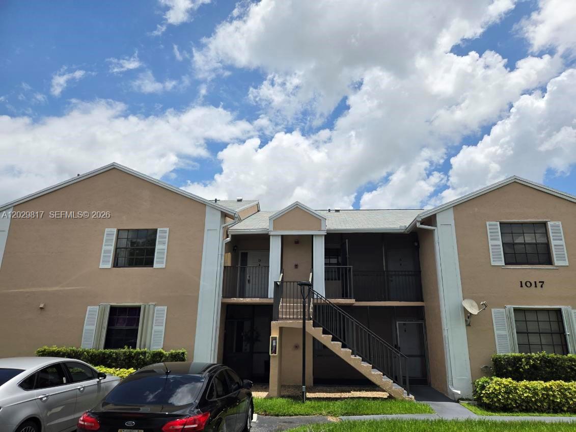 LAKESHORE CONDO 11 - Residential Lease