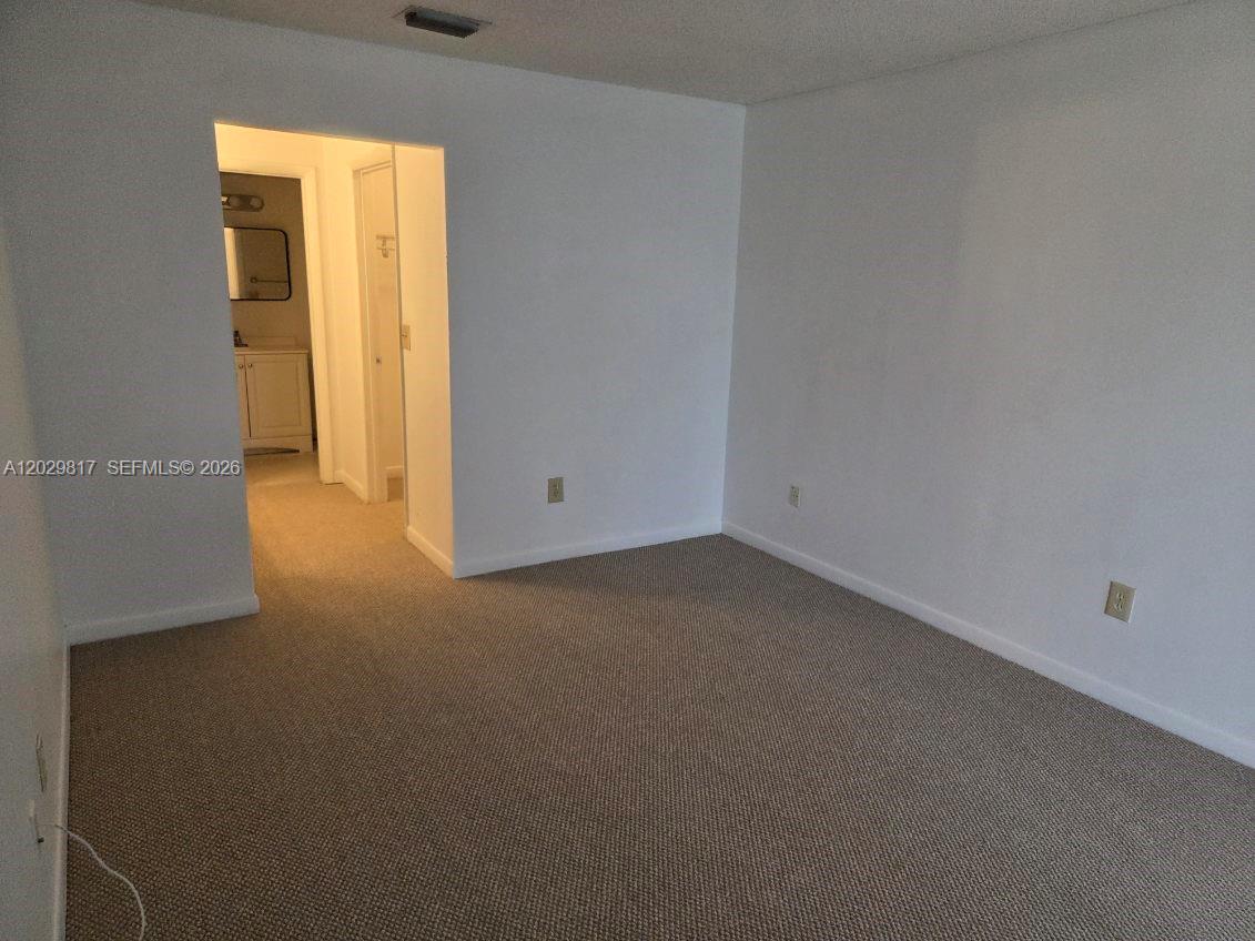 LAKESHORE CONDO 11 - Residential Lease
