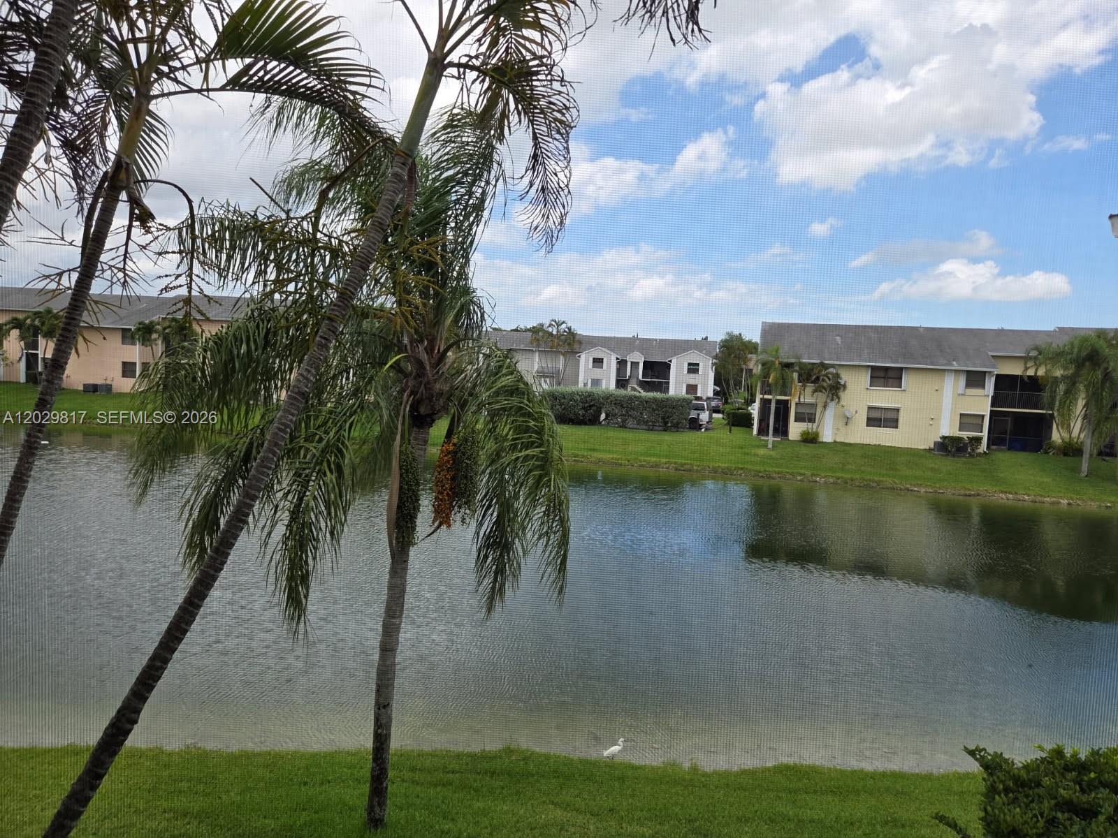 LAKESHORE CONDO 11 - Residential Lease