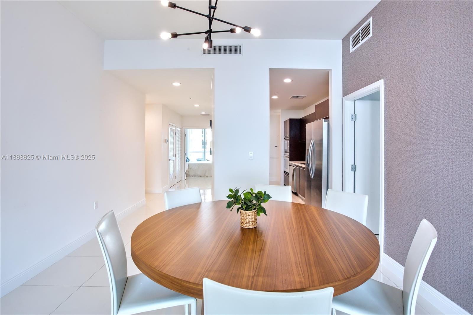 ELOQUENCE ON THE BAY COND - Residential Lease