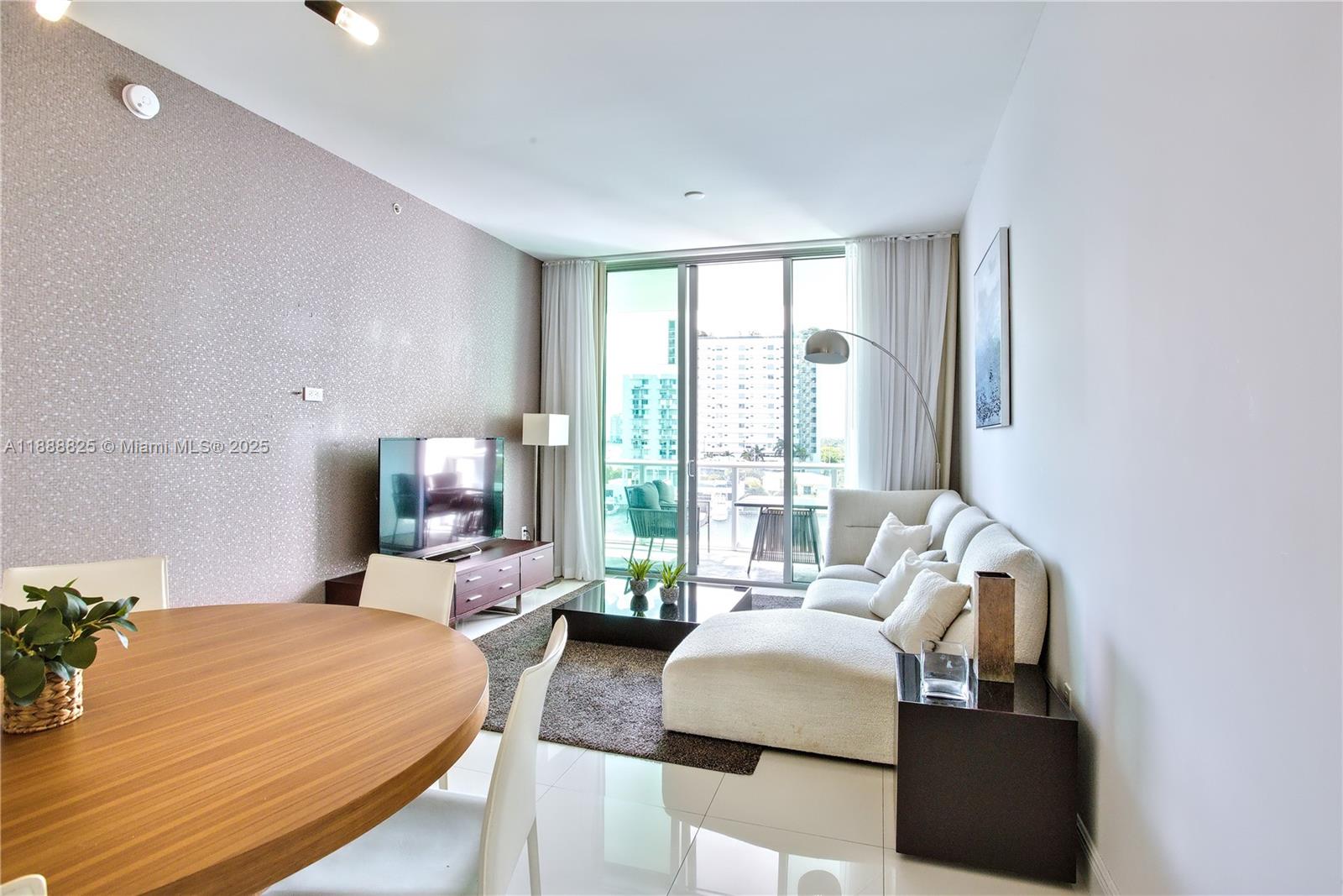 ELOQUENCE ON THE BAY COND - Residential Lease