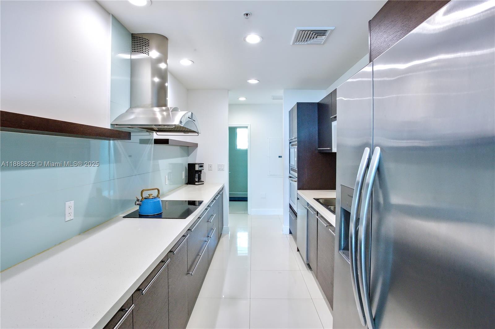 ELOQUENCE ON THE BAY COND - Residential Lease
