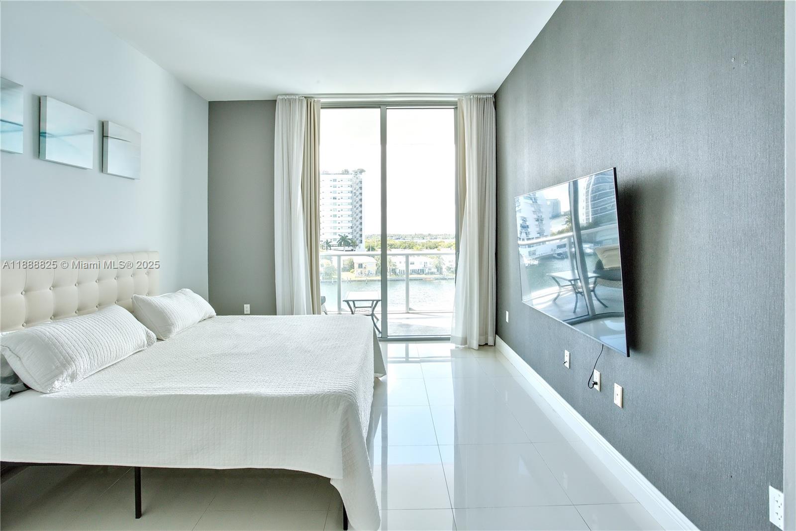 ELOQUENCE ON THE BAY COND - Residential Lease