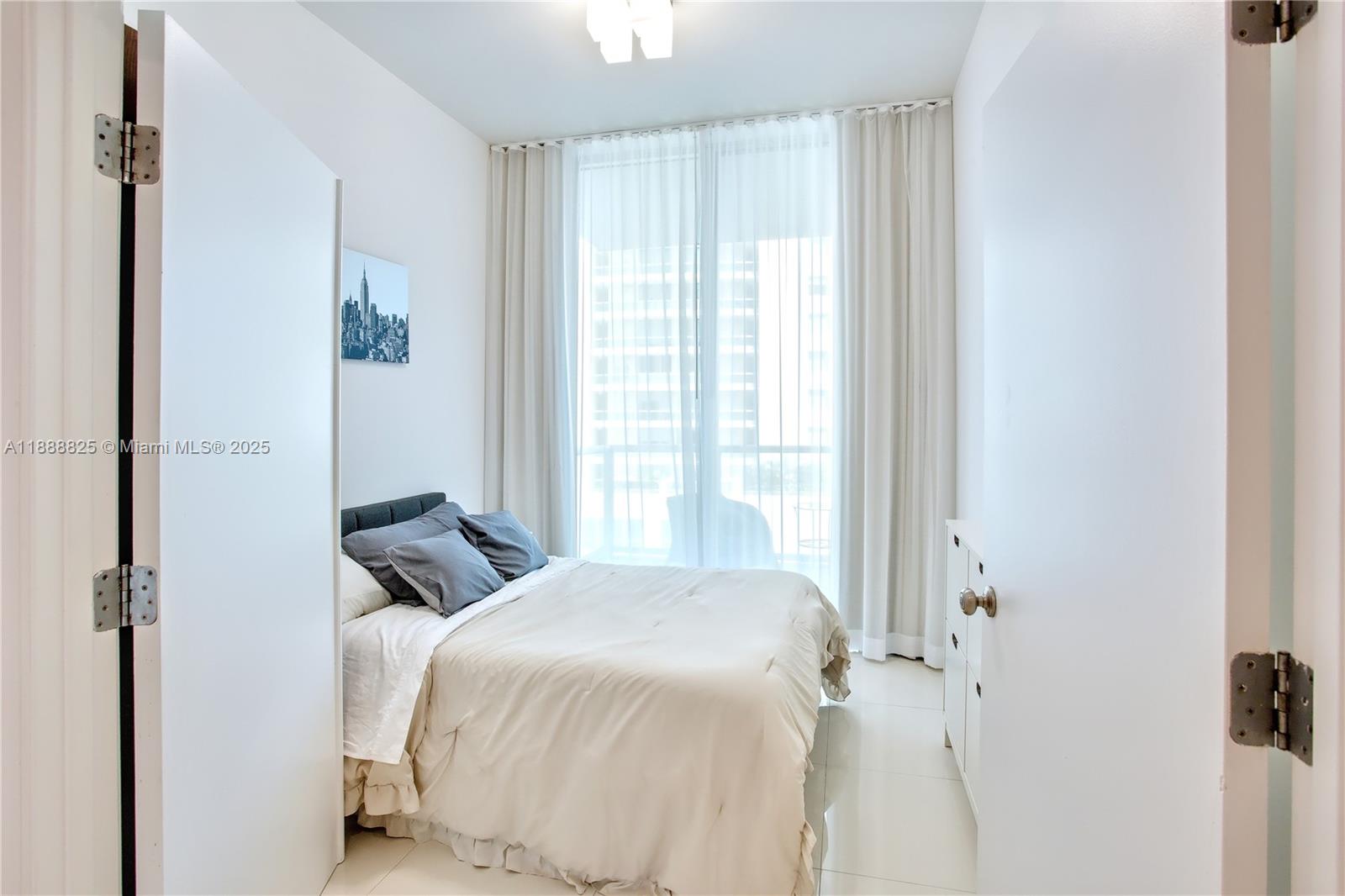 ELOQUENCE ON THE BAY COND - Residential Lease