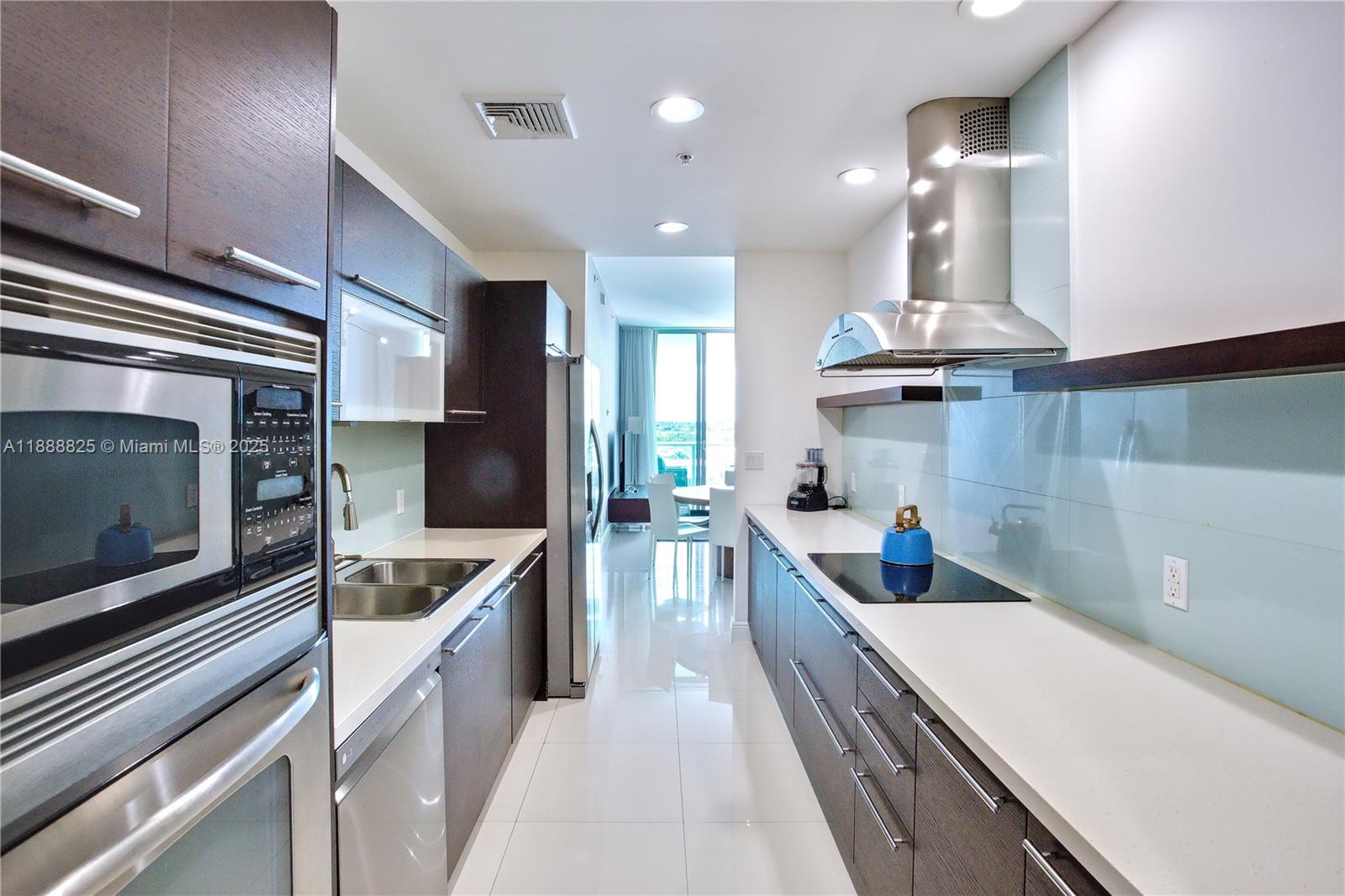 ELOQUENCE ON THE BAY COND - Residential Lease