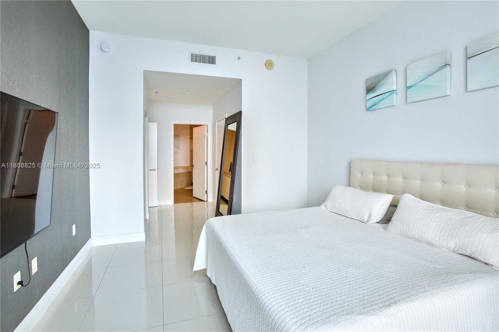 ELOQUENCE ON THE BAY COND - Residential Lease