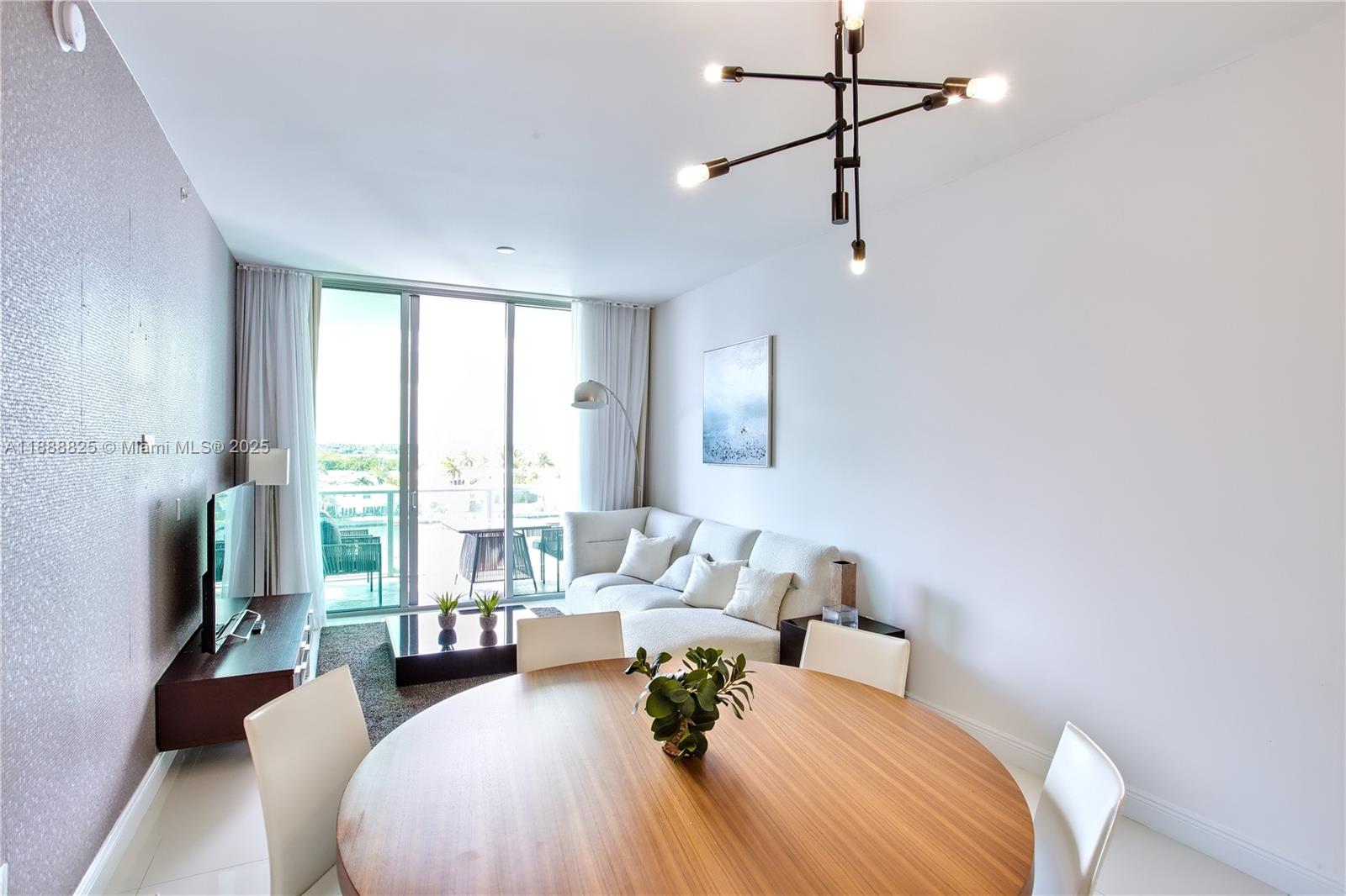 ELOQUENCE ON THE BAY COND - Residential Lease