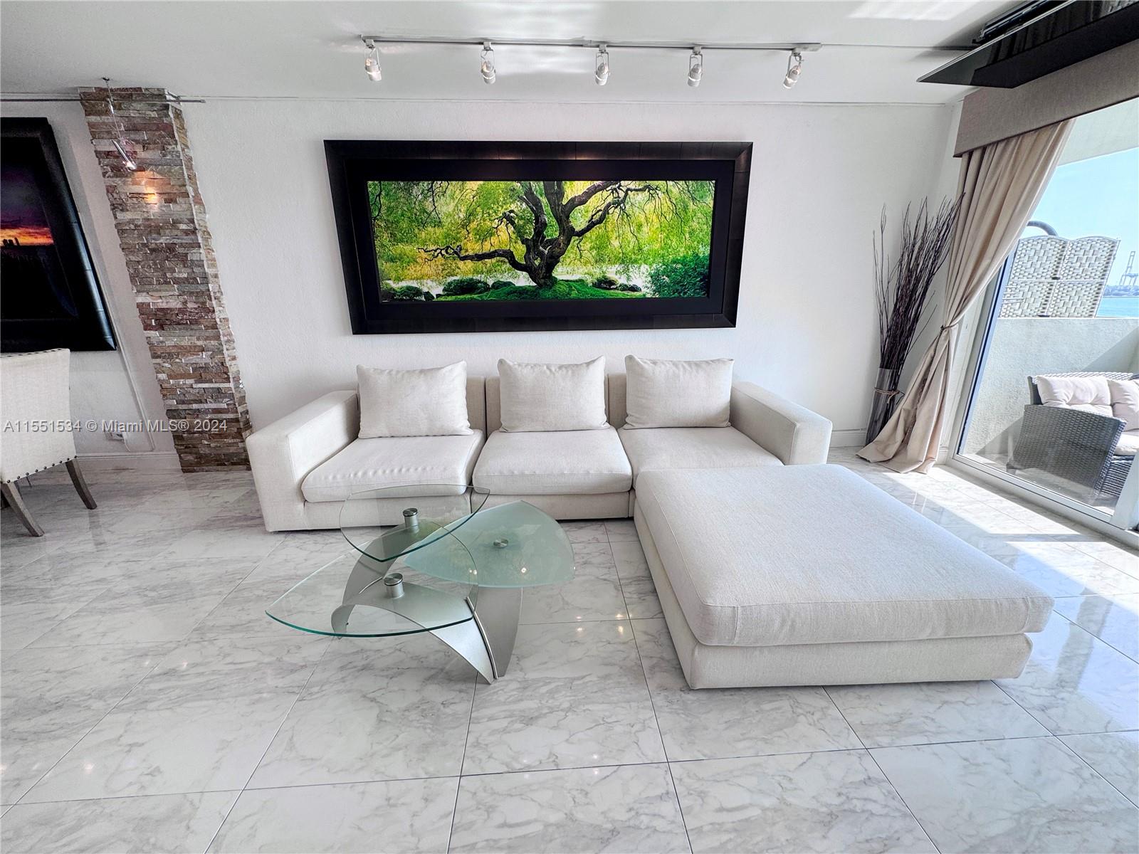 FLAMINGO SOUTH BEACH I CO - Residential Lease
