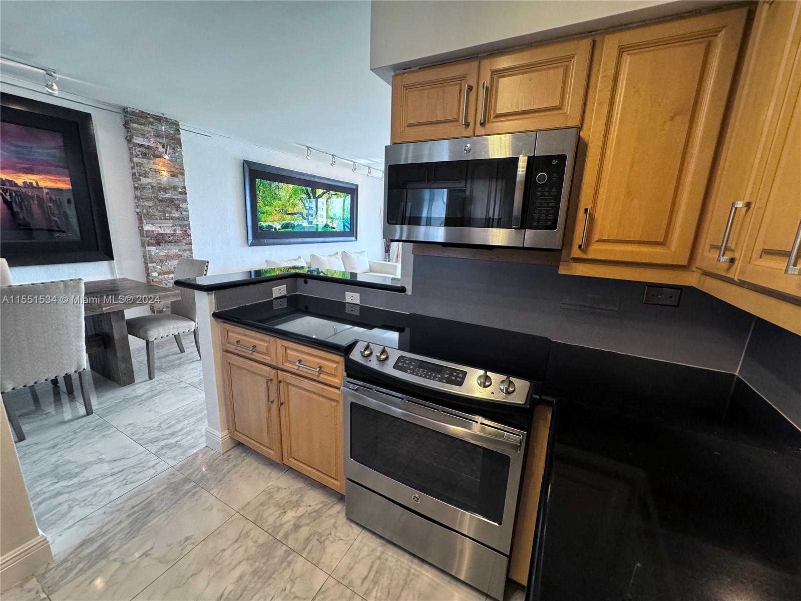 FLAMINGO SOUTH BEACH I CO - Residential Lease