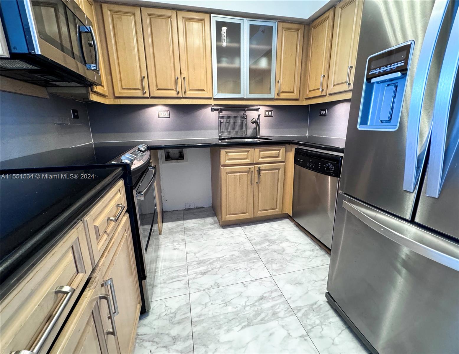 FLAMINGO SOUTH BEACH I CO - Residential Lease