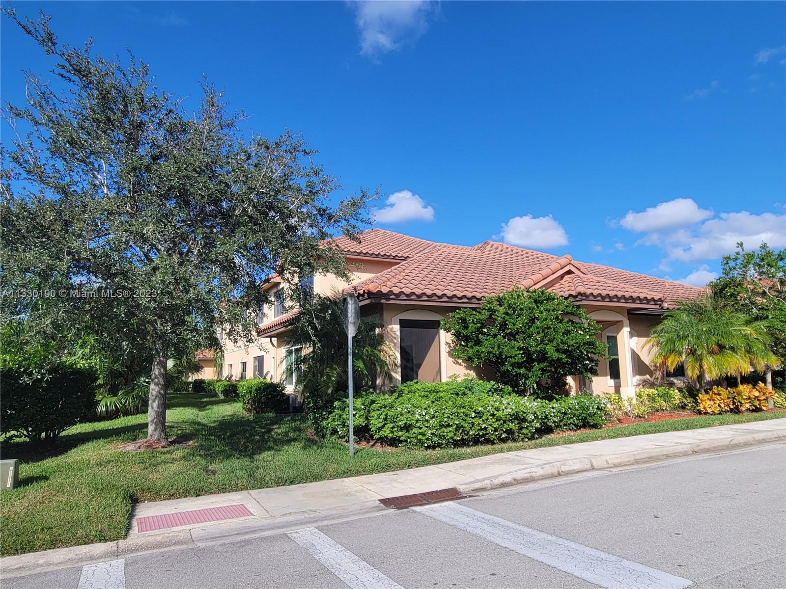 FOXWOOD SUB - Residential Lease