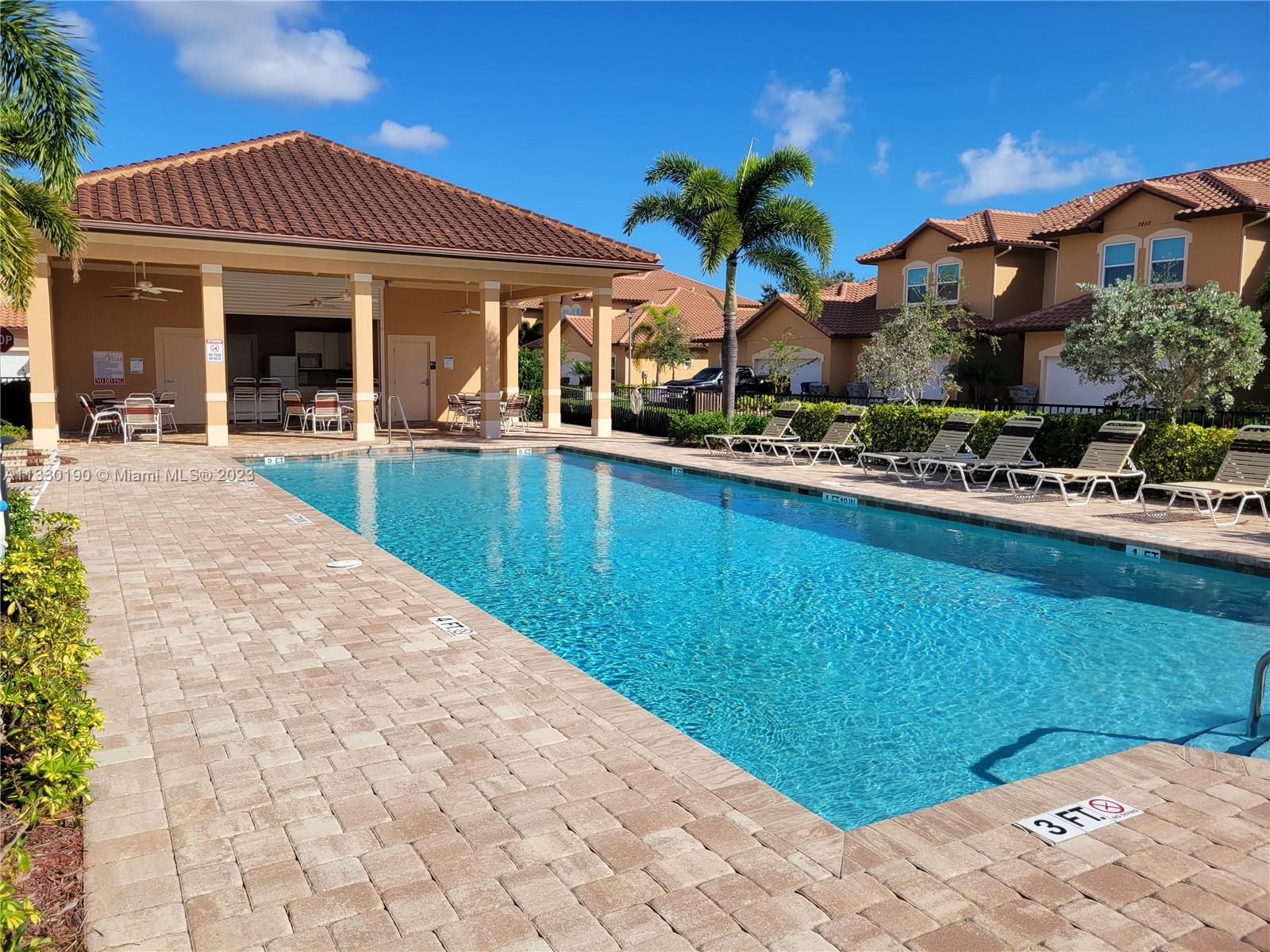 FOXWOOD SUB - Residential Lease
