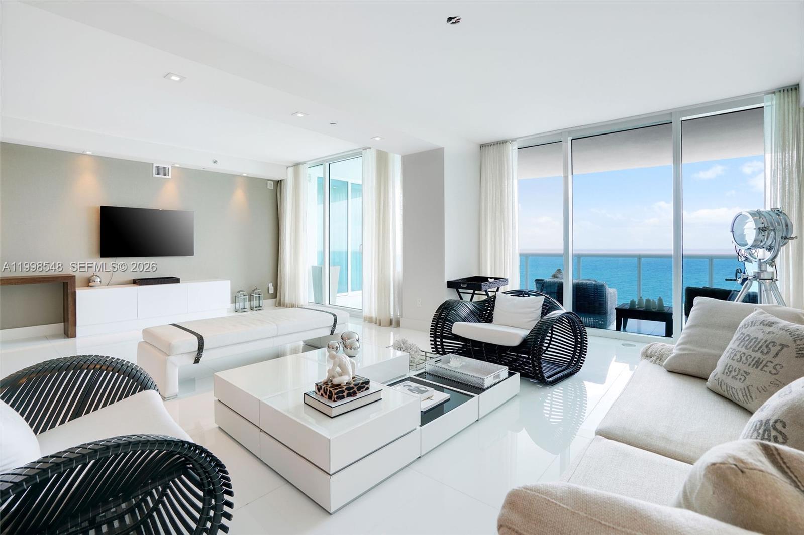2711 HOLLYWOOD BEACH COND - Residential