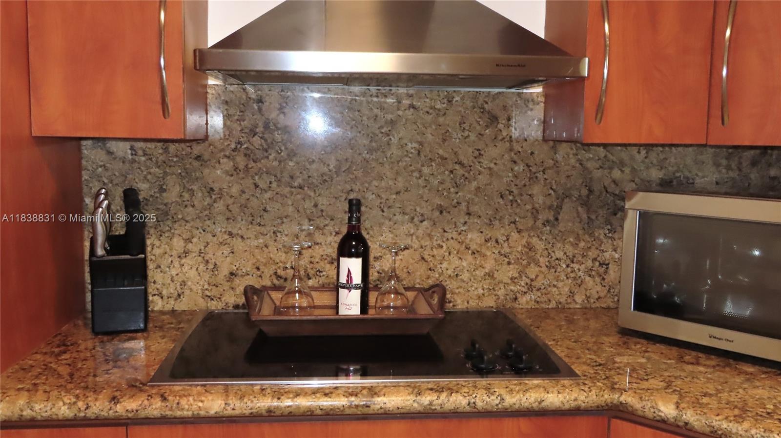 ARLEN BEACH CONDO - Residential Lease