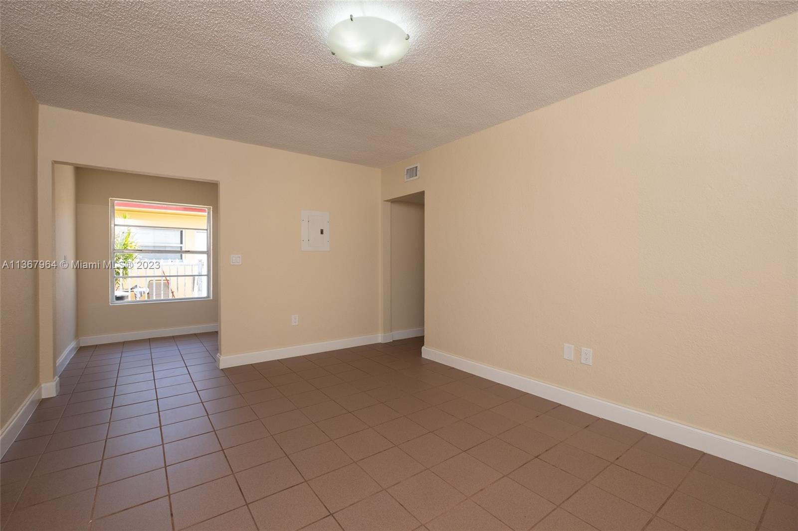 BISCAYNE BCH SUB - Residential Lease
