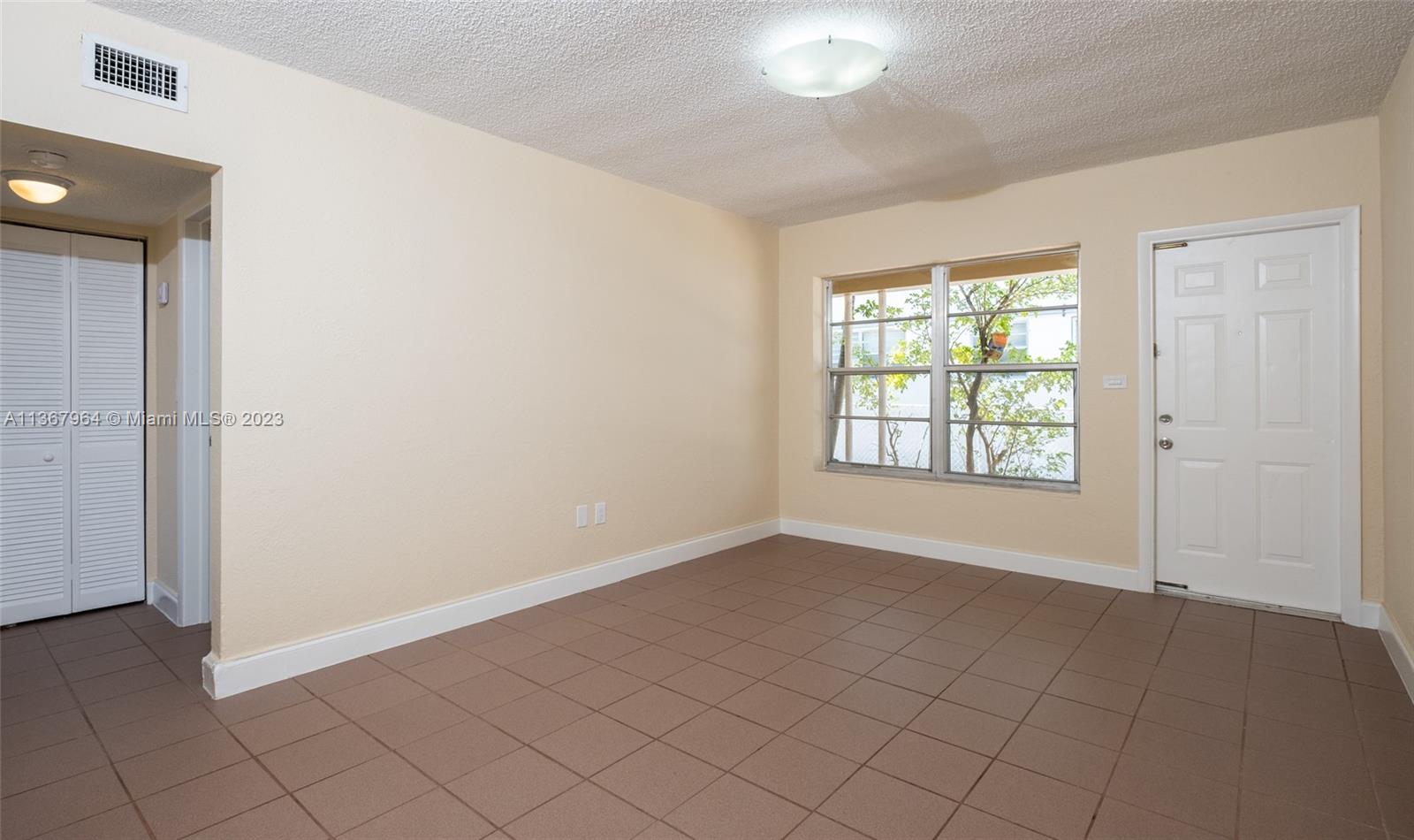 BISCAYNE BCH SUB - Residential Lease