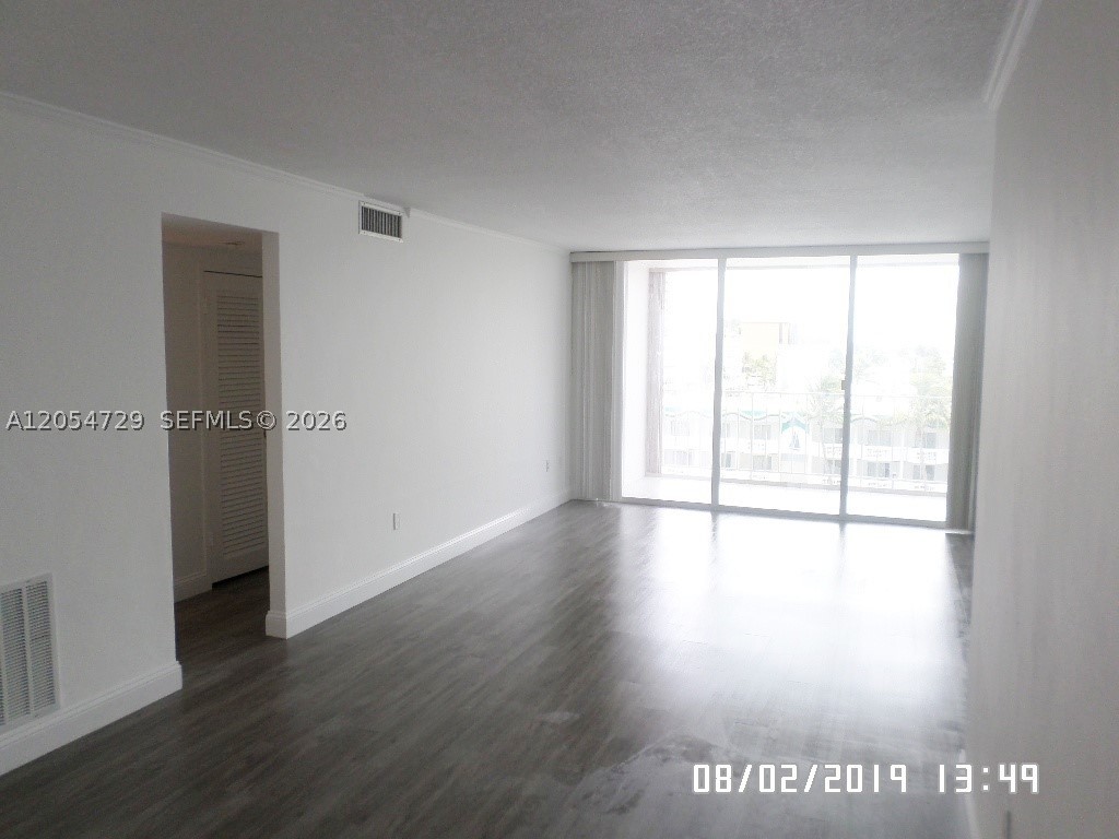 KENNEDY HOUSE CONDO - Residential