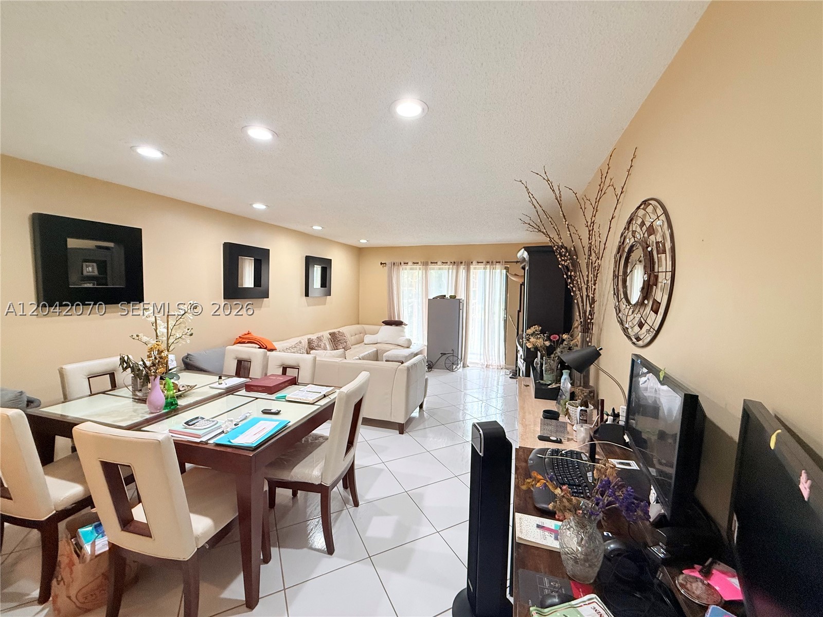 JACARANDA VILLAS NO 2 CON - Residential
