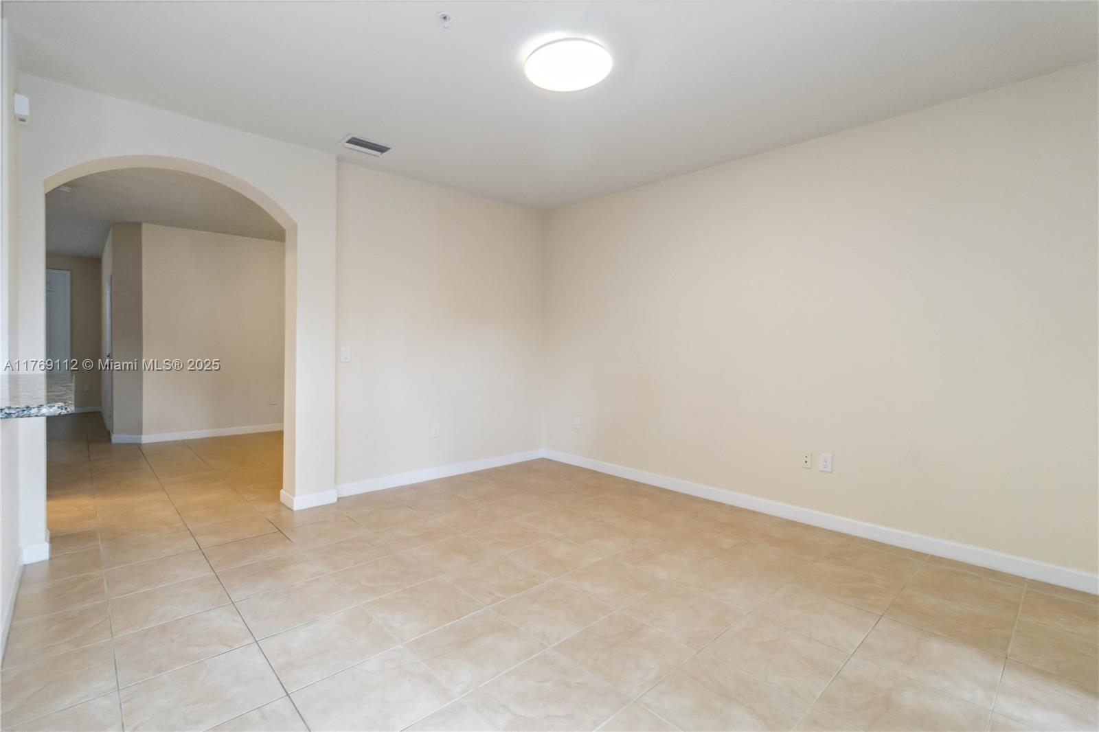 EMERALD CREEK TOWNHOMES - Residential Lease