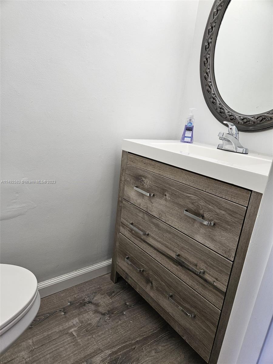 POINT ROYALE CONDO NO 9 - Residential Lease