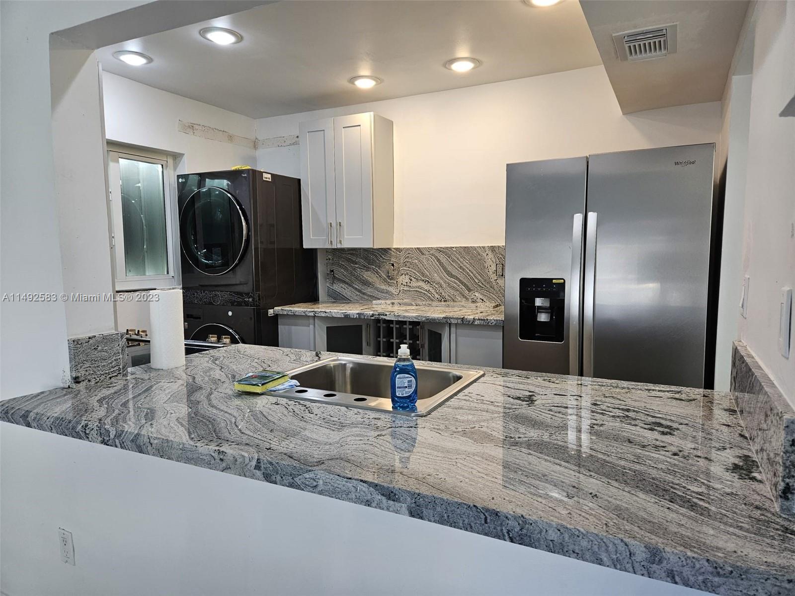 POINT ROYALE CONDO NO 9 - Residential Lease