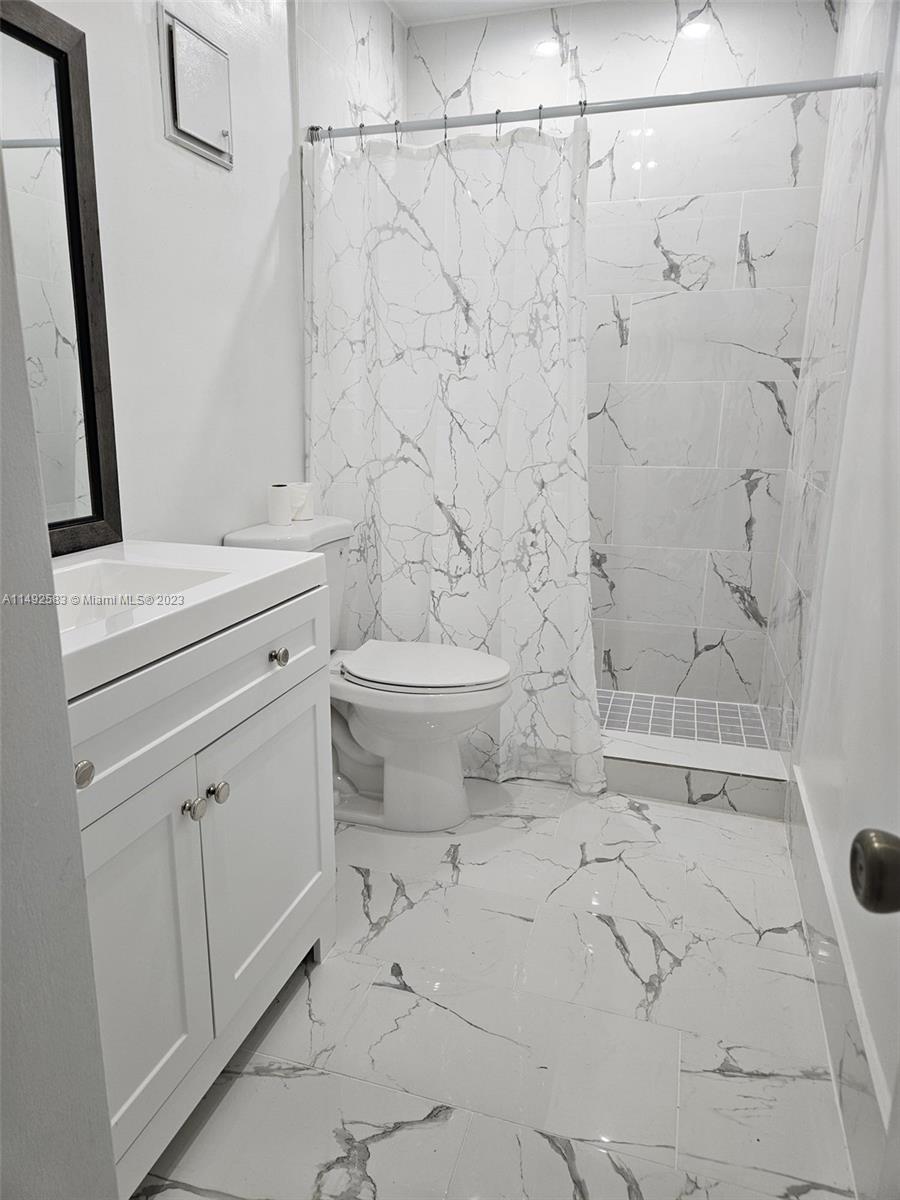 POINT ROYALE CONDO NO 9 - Residential Lease