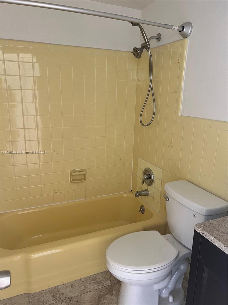ENVOY APARTMENTS CONDOMIN - Residential Lease