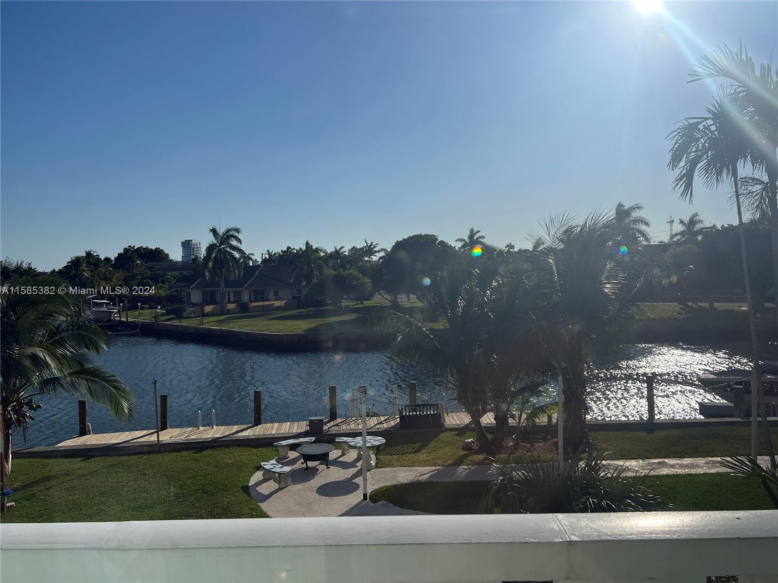 LOCATION!! LOCATION !! LOCATION!! 1 Bedroom and 1 full bath in a very quiet apartment in HALLANDALE BEACH!!
Super bright with a beautiful view of the canal. Come see it and transform it into your home. You have Walmart and a big comercial plaza nearby. You don't need to use the car to go there. You have everything near the
apartment. Equal Housing Opportunity.