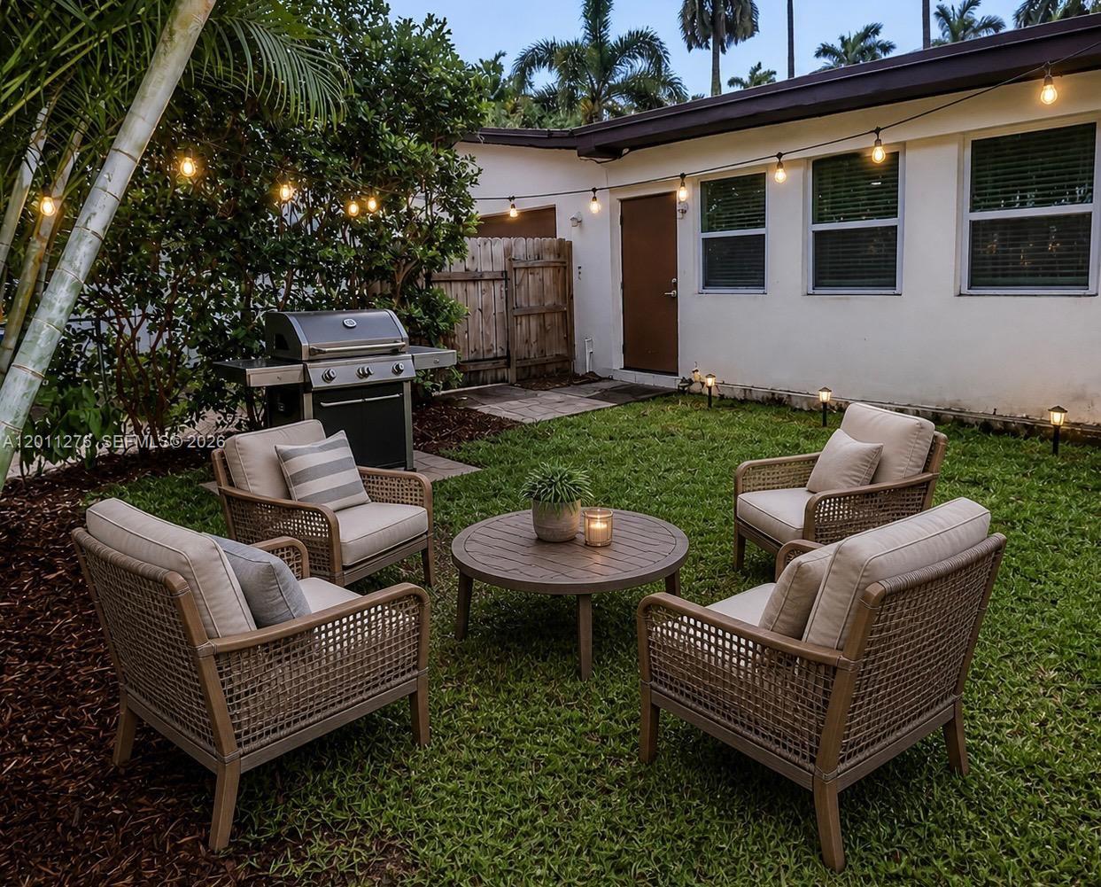 HOLLYWOOD LAKES SECTION - Residential