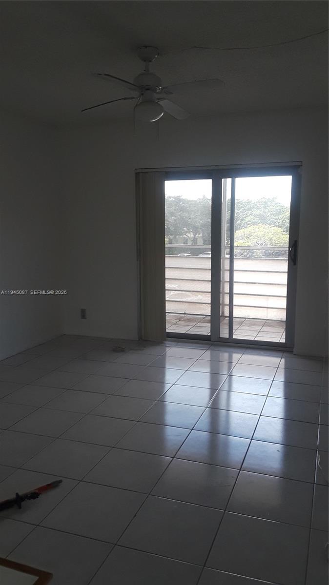 HERITAGE CIRCLE CONDO - Residential