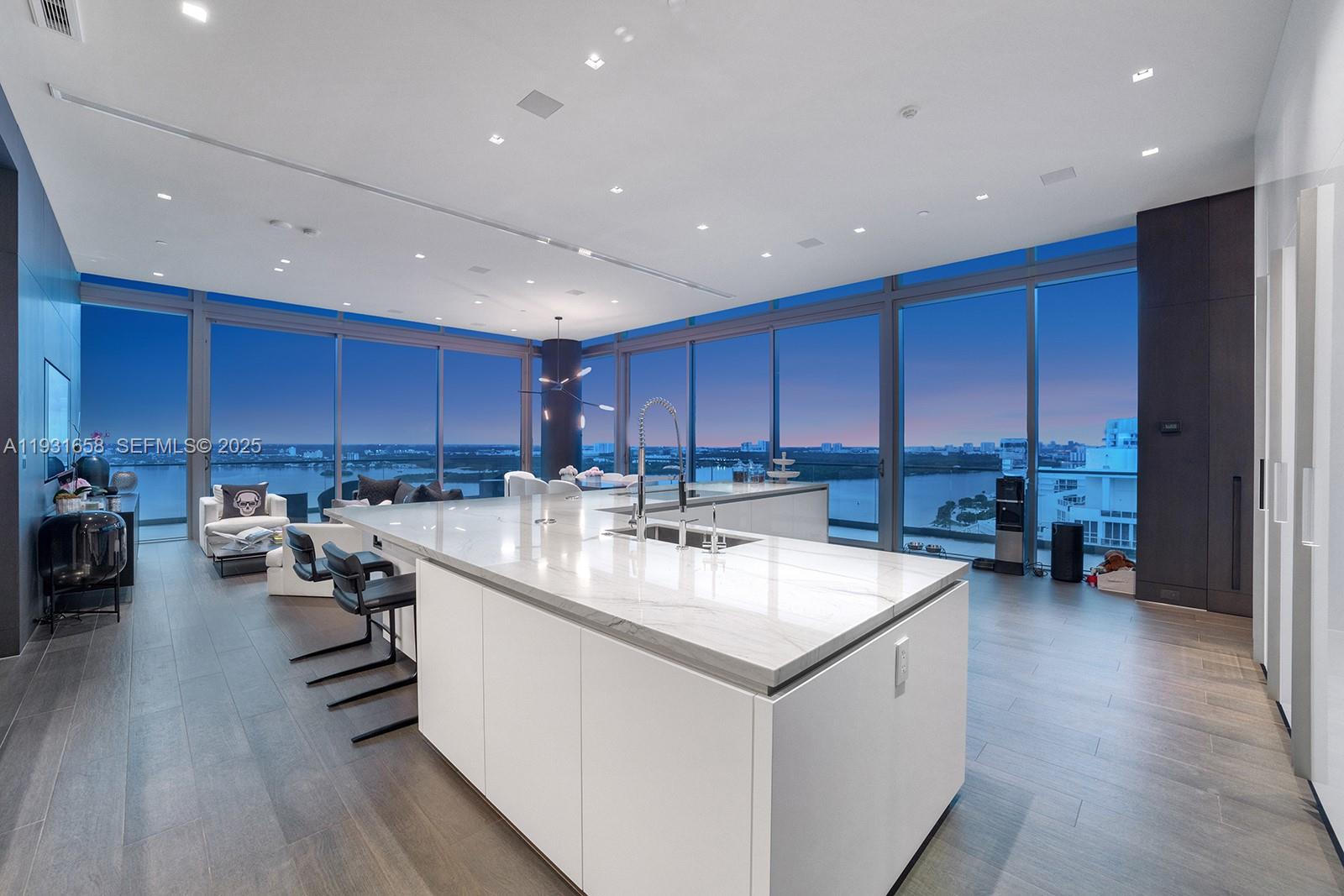 OCEANA BAL HARBOUR CONDO - Residential