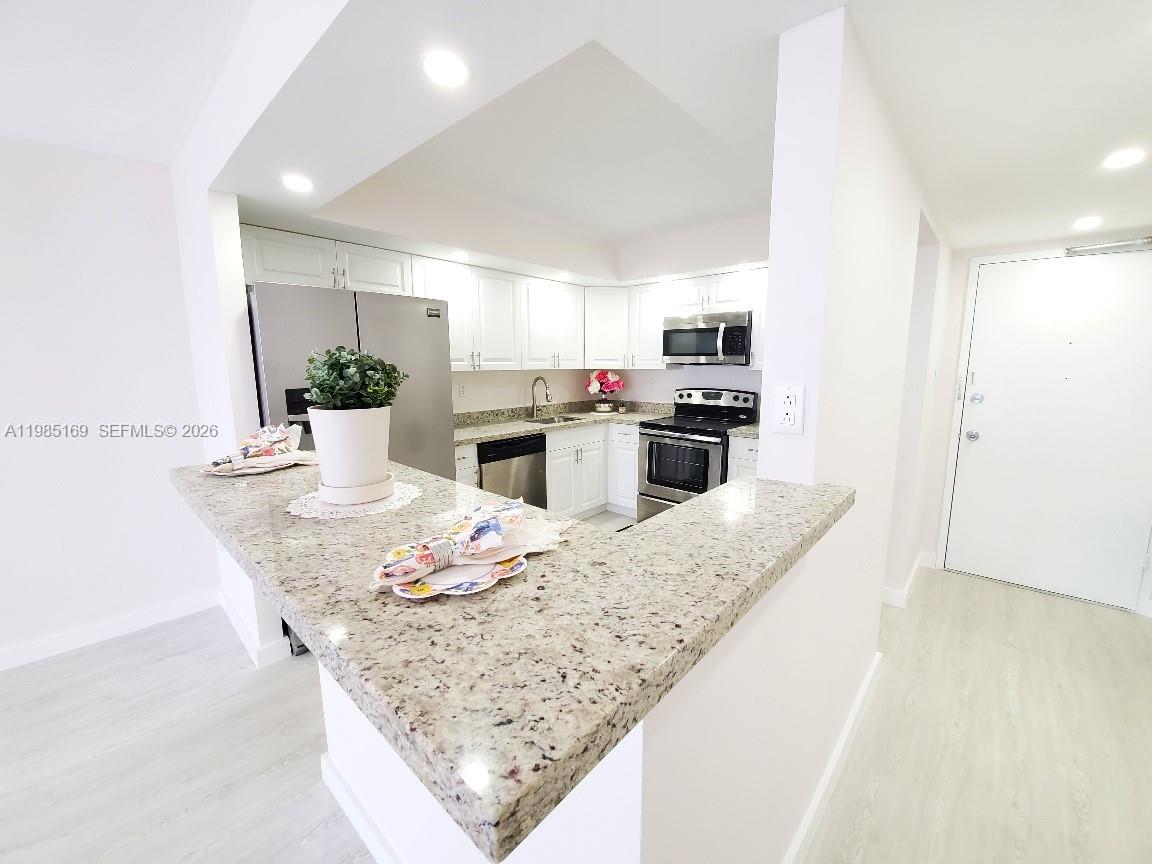 DEL PRADO CONDO - Residential Lease