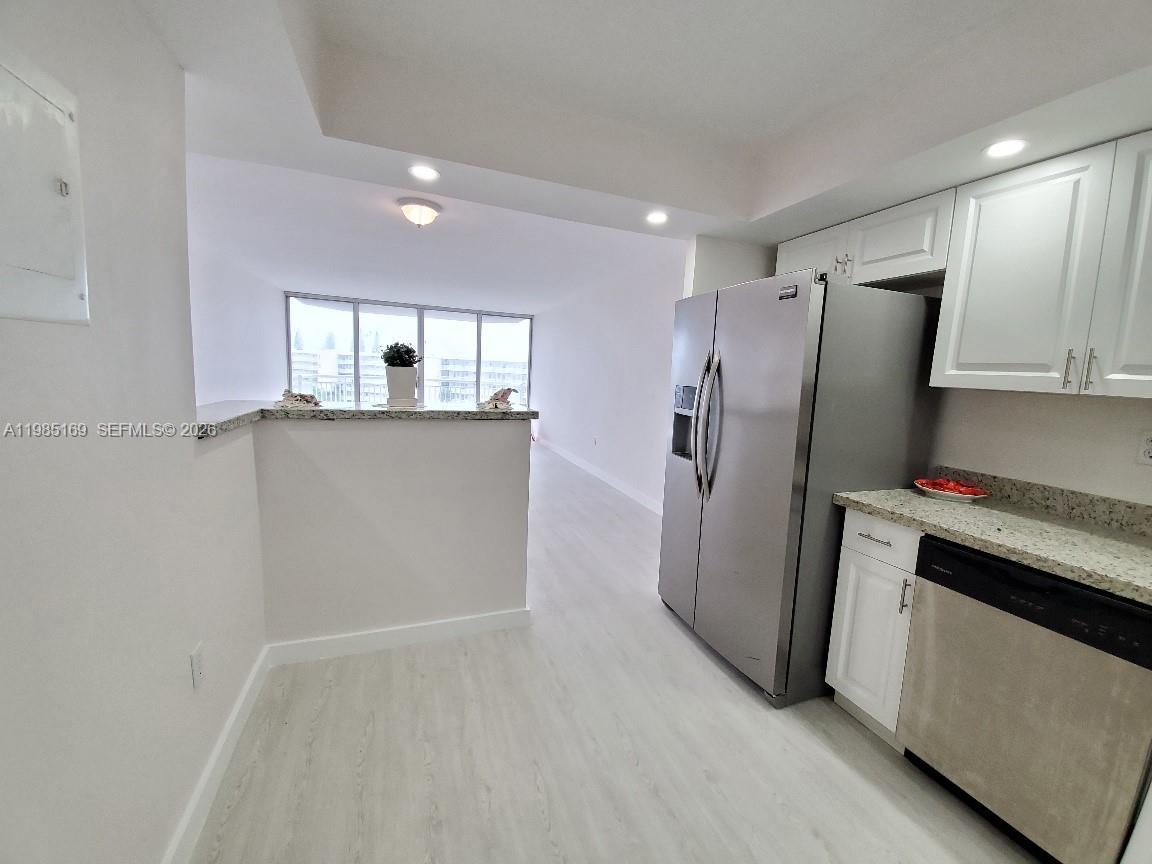 DEL PRADO CONDO - Residential Lease