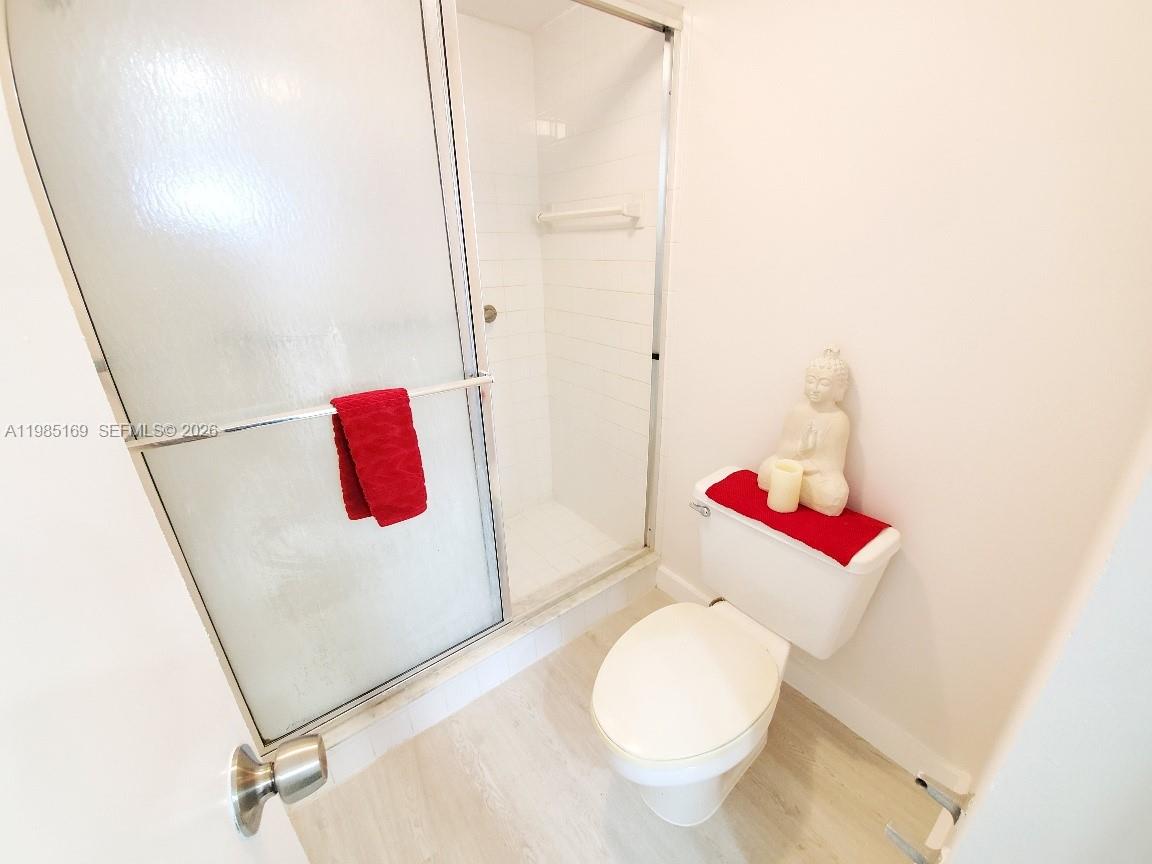 DEL PRADO CONDO - Residential Lease