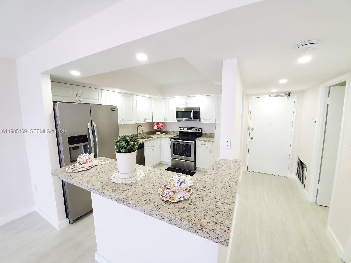 DEL PRADO CONDO - Residential Lease