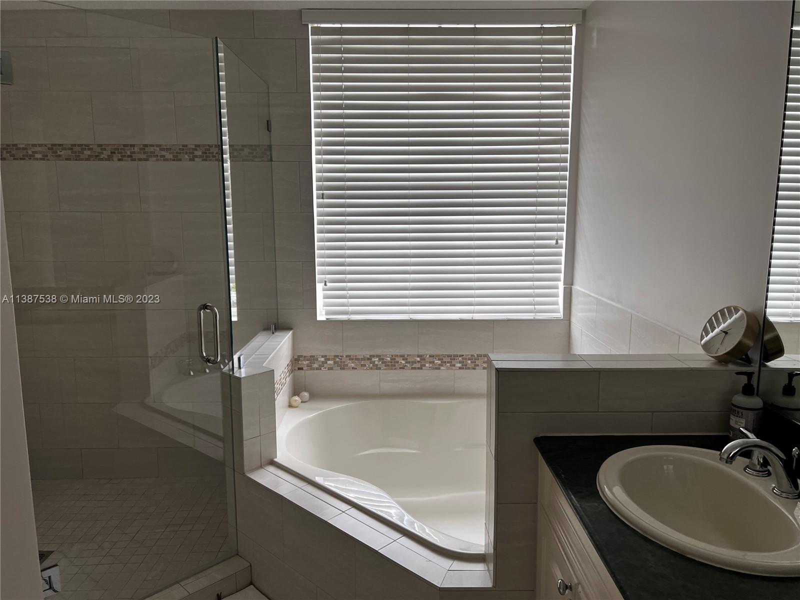 THREE ISLANDS 3RD SEC - Residential Lease