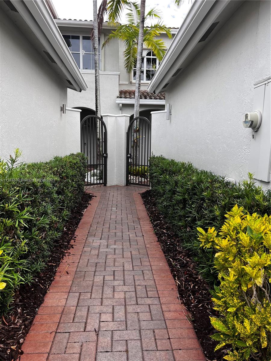 THREE ISLANDS 3RD SEC - Residential Lease
