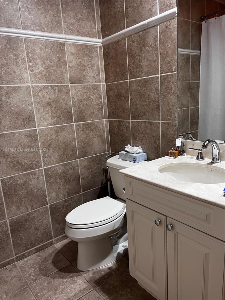 THREE ISLANDS 3RD SEC - Residential Lease
