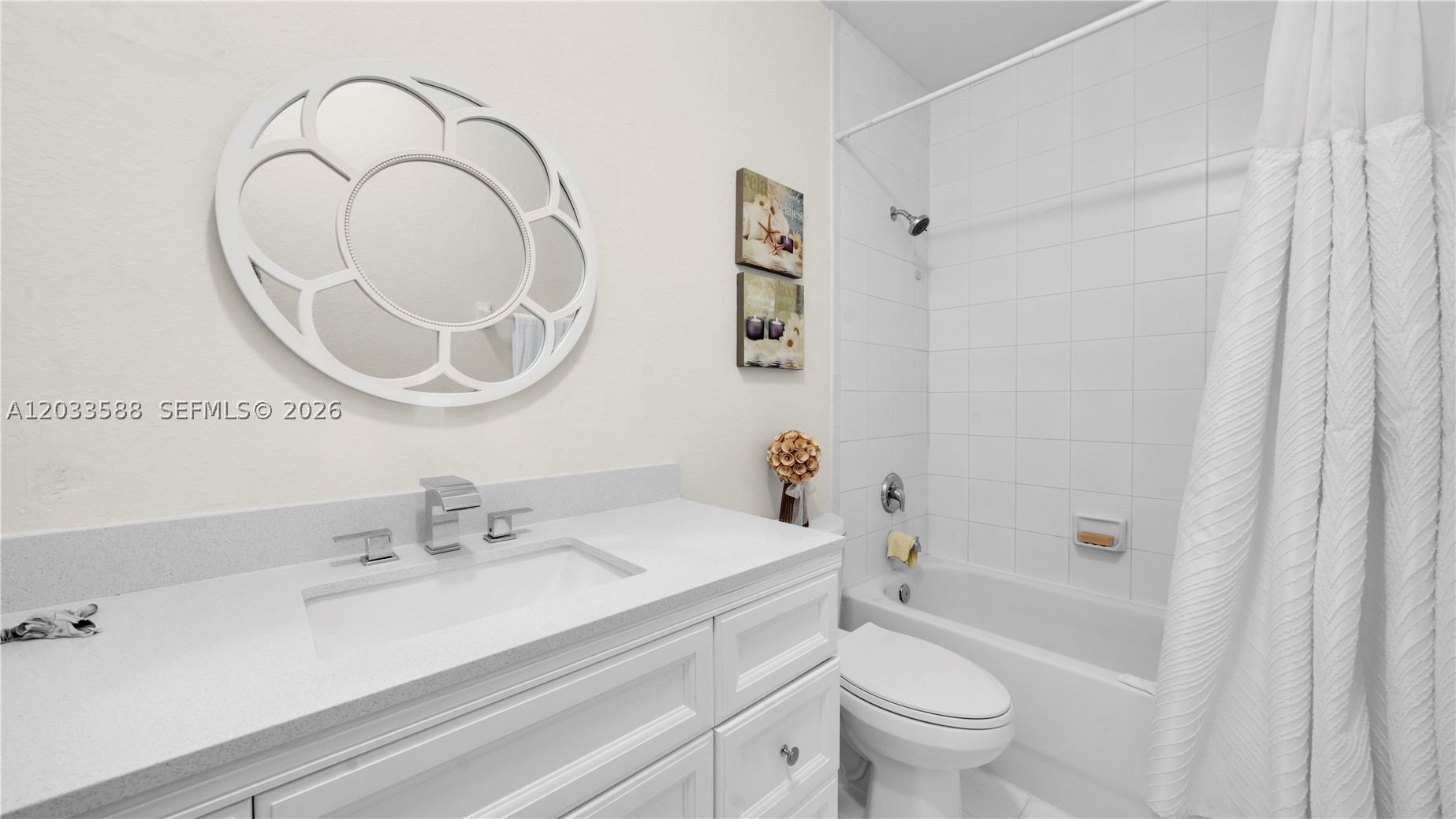 SUNSET LAKE TOWNHOMES - Residential